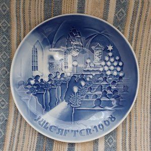 Royal Copenhagen Vintage 1968 Bing &‎ Grondahl “Christmas in Church” Plate